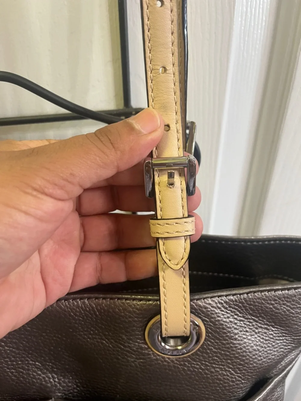 Michael Kors Bedford Leather Purse - Picture 6 of 6